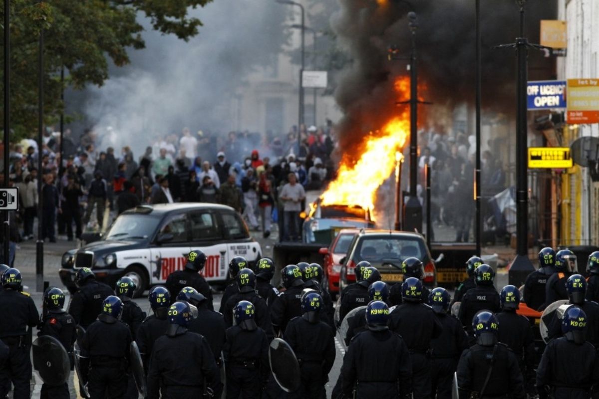 The riots in Britain: a warning to the bourgeoisie