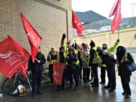 Strong support for the bus drivers: continue the fight and escalate the action!