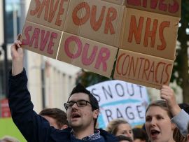 Save Our Contracts: 5,000 junior doctors demonstrate in London