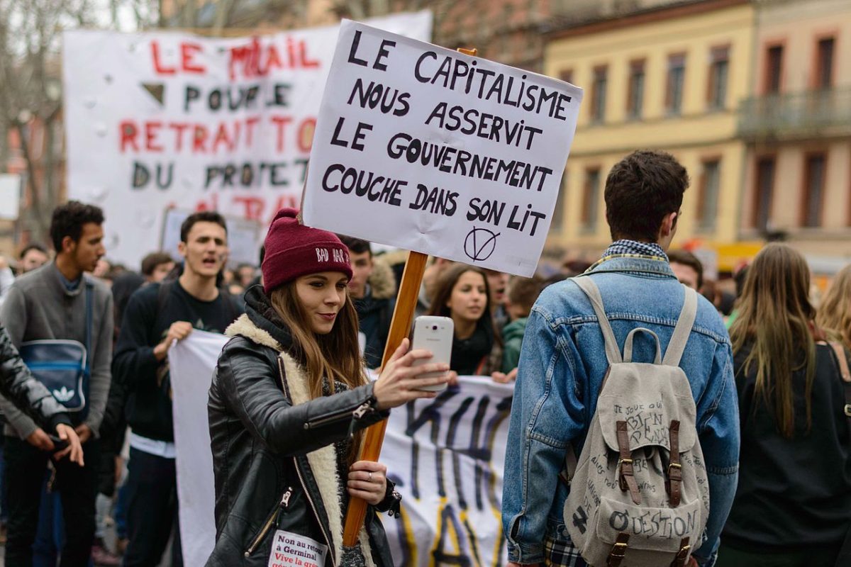 France: Shifts to left and right reflect growing class contradictions
