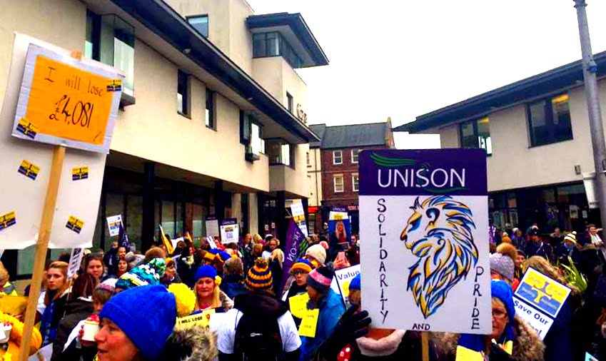 Durham lions roar! – Report from the pickets and rallies