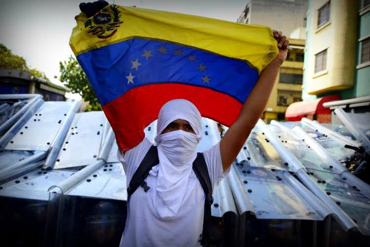 Venezuela: Opposition prepares for ‘uprising’ against Maduro