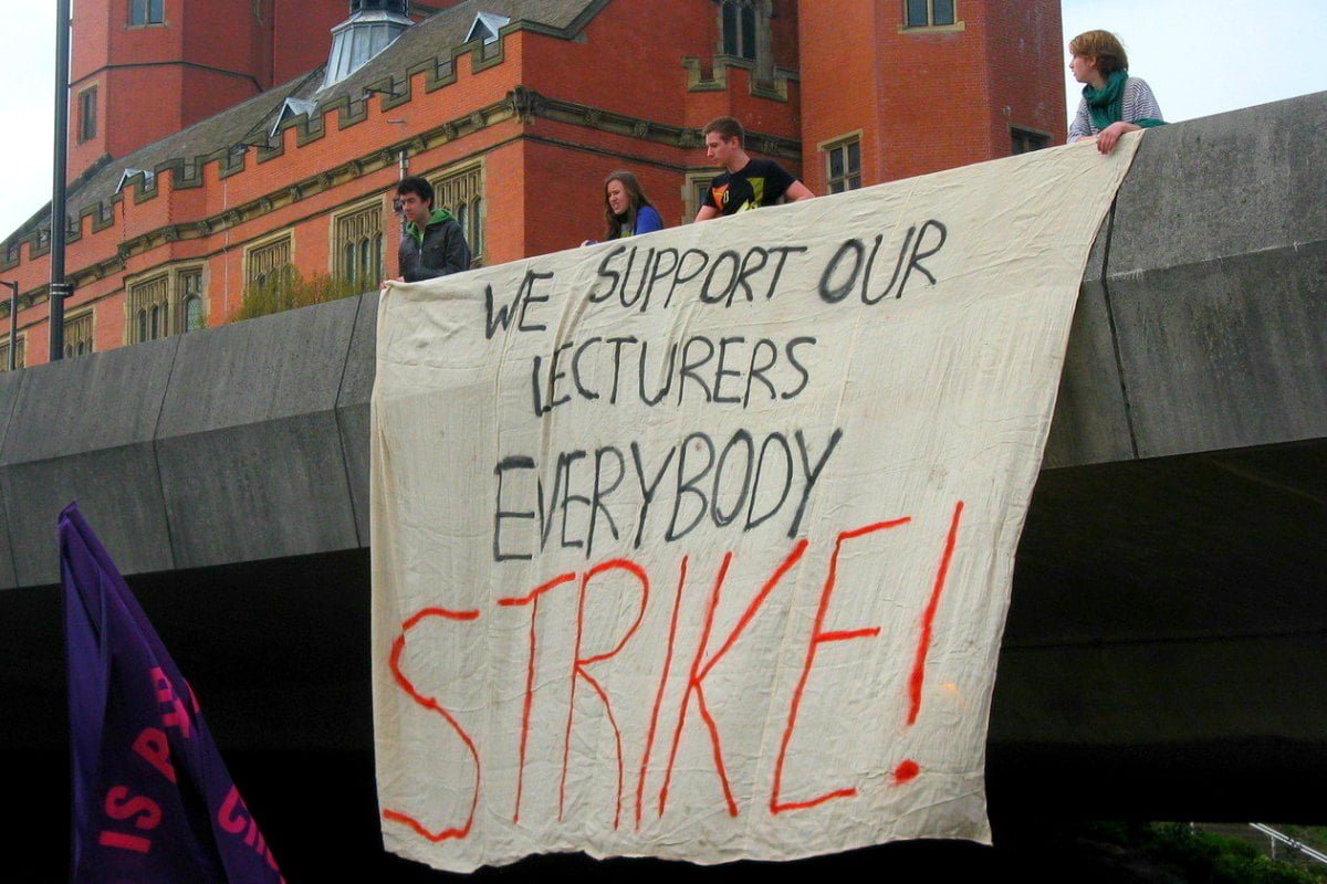 A message to students: join lecturers on the picket lines!