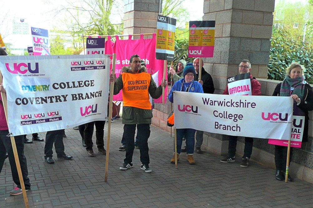 College lecturers out on strike in West Midlands