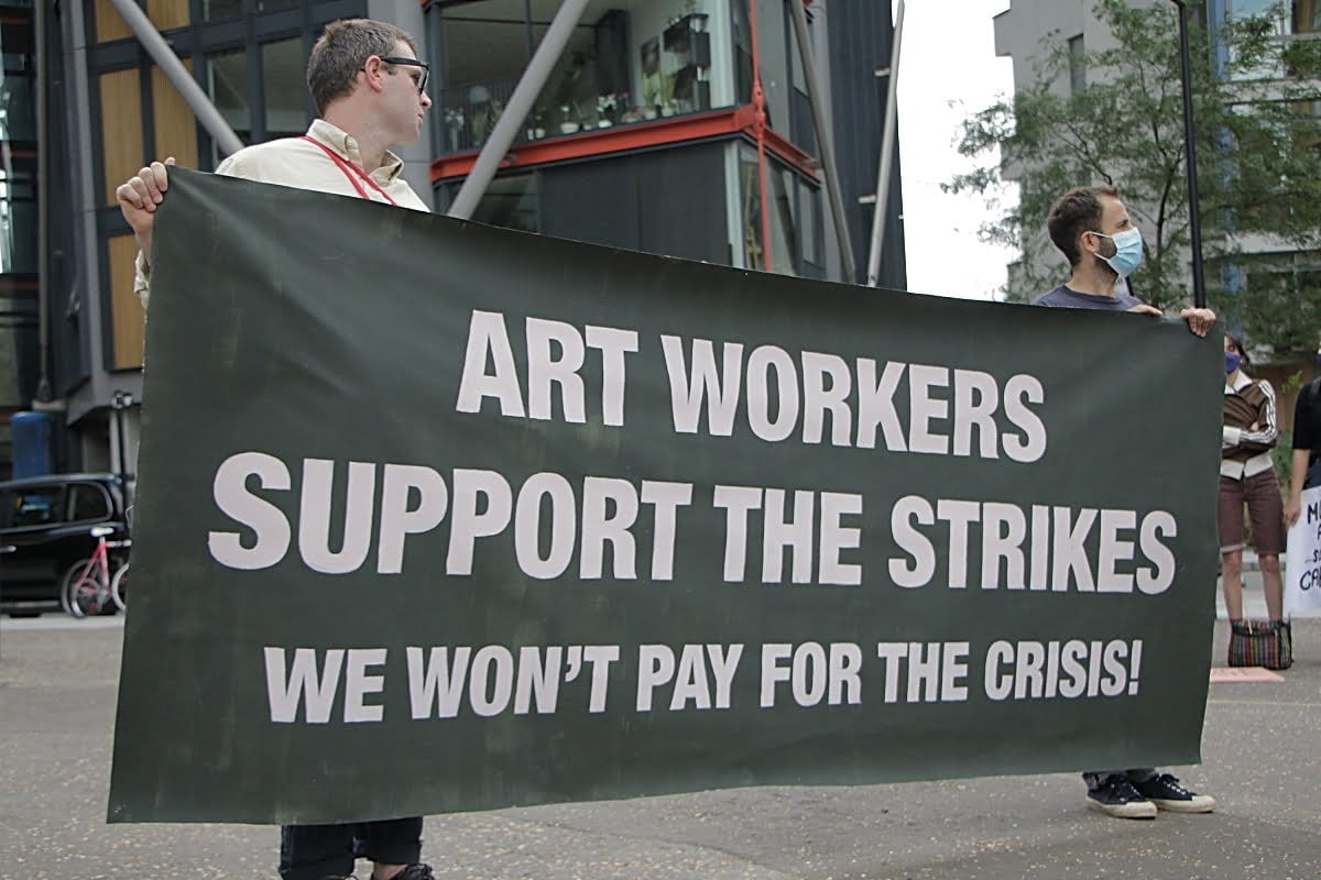 V&A museum workers prepare to strike back against cuts
