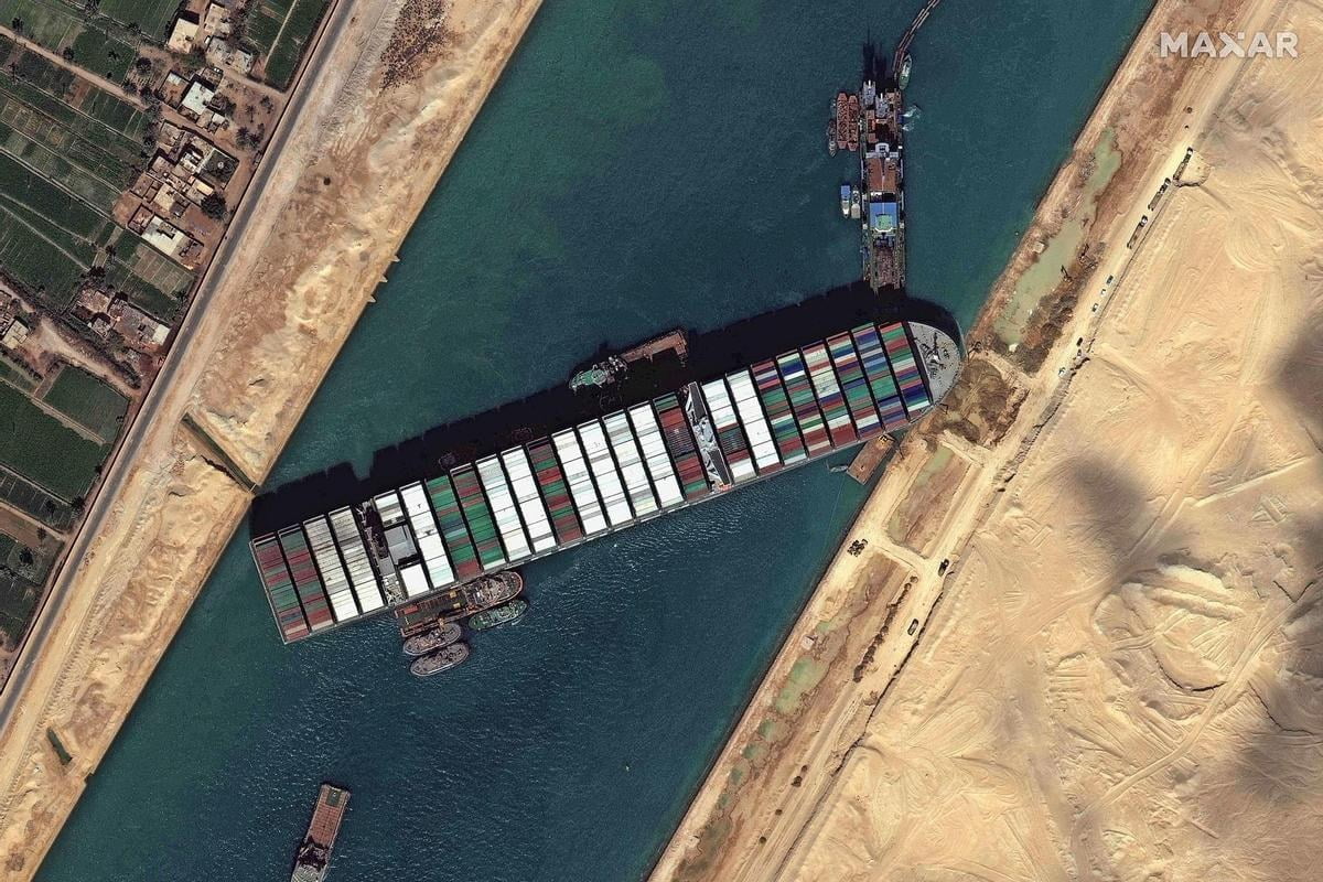 Blockage in the Suez Canal: the week world trade stopped