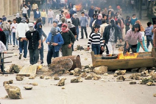 Barricades during the Intifada Image Wiki Commons